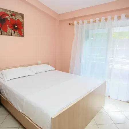 Helia's Shkembi Kavajes Apartment Durres