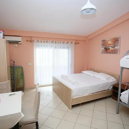 Helia's Shkembi Kavajes Apartment Durres