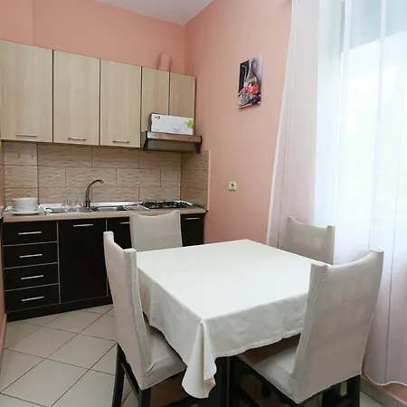 Apartment Helia's Shkembi Kavajes *