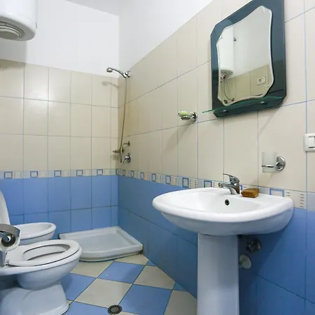 Apartment Helia's Shkembi Kavajes *